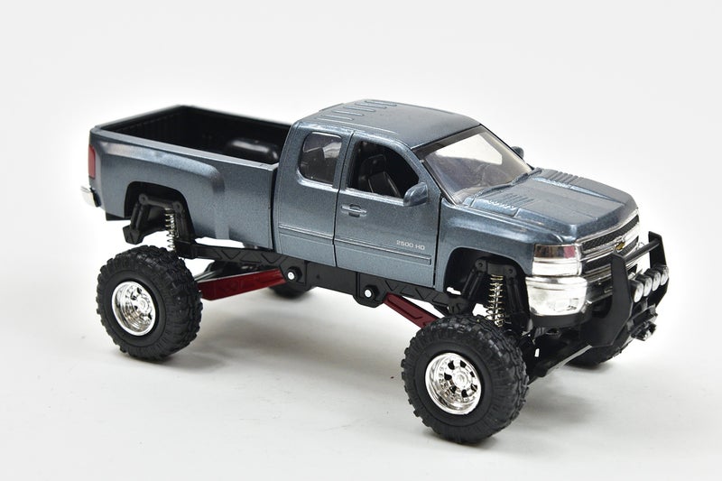 NewRay New Ray Silverado 2500 Hd Die Cast Chevrolet with Suspension 1/32Â° 54526 Blue, male - Image 1